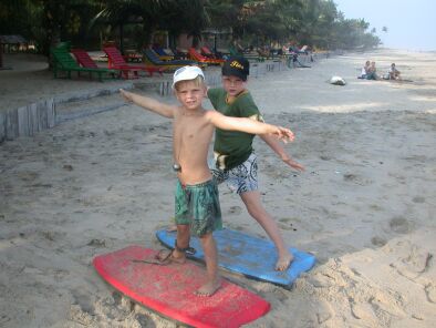 Surfing Ghana !