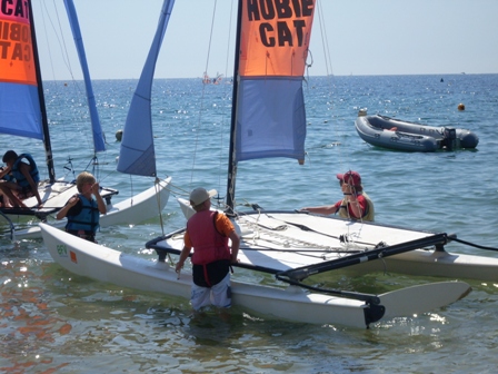 Met de grote Hobie Cat de zee op